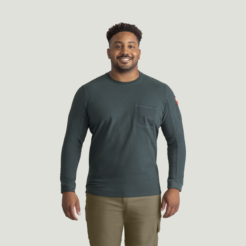 Men's Heavyweight Long Sleeve Cotton Pocket T-Shirt image number 5