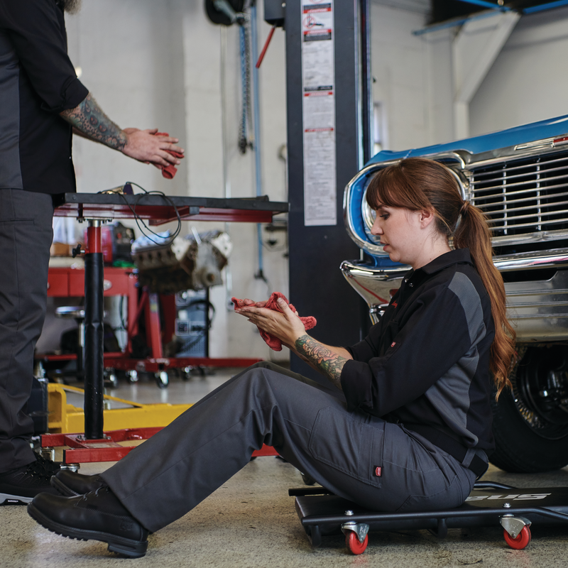 Women's Long Sleeve Performance Plus Shop Shirt with OilBlok Technology image number 5