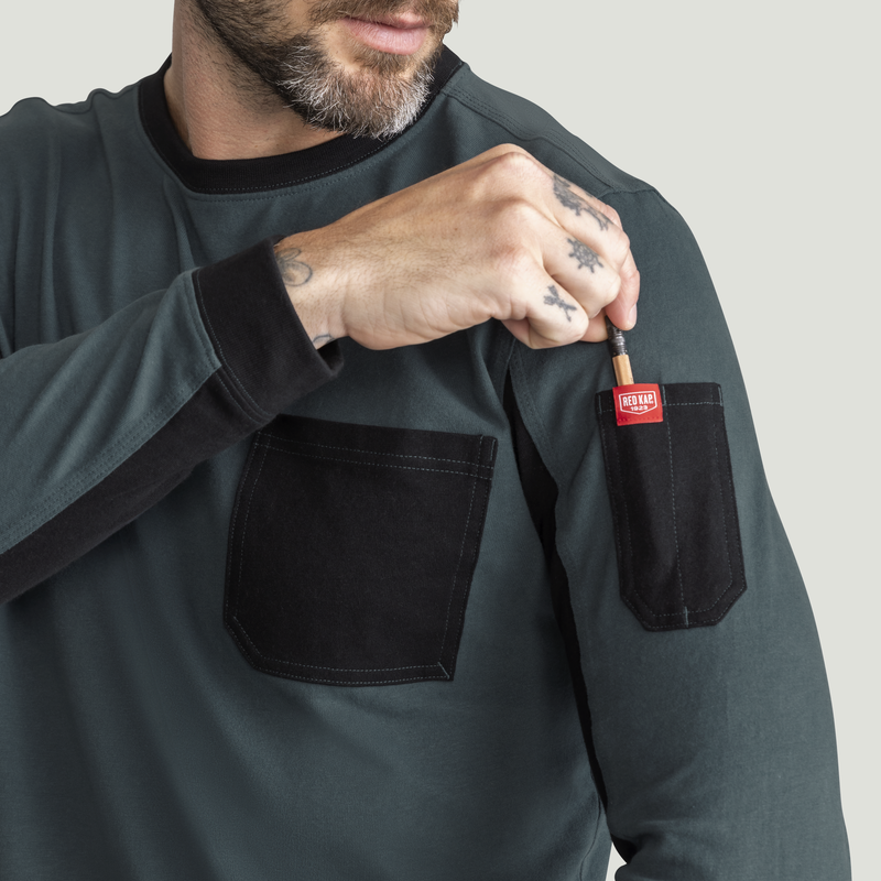 Men's Heavyweight Long Sleeve Cotton Pocket T-Shirt image number 15