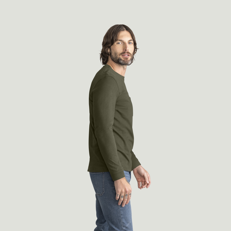 Men's Heavyweight Long Sleeve Cotton Pocket T-Shirt image number 4
