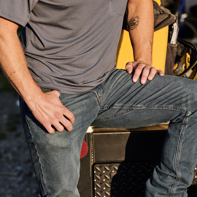 Men's Straight Fit Lightweight Cooling Jean image number 9